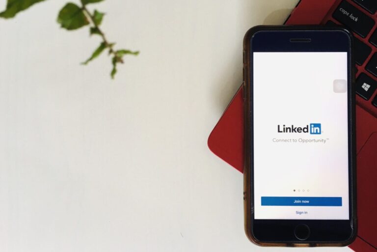 linkedin on mobile devices used for networking and job applications