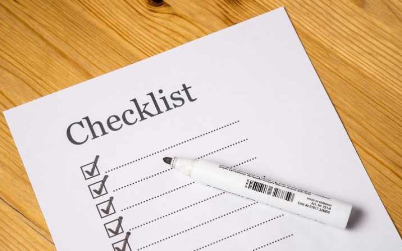 A checklist for job seekers when doing a resume critique.