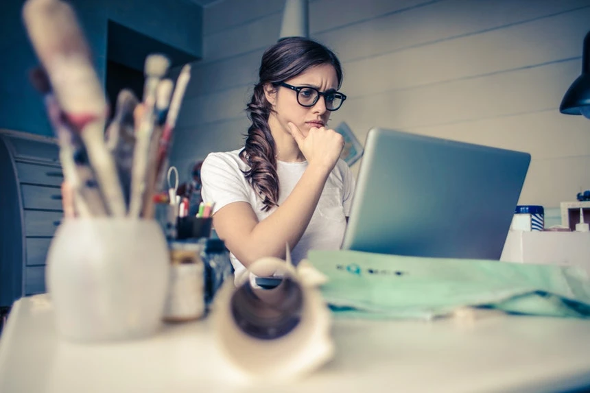 a job applicant making a comprehensive resume analysis