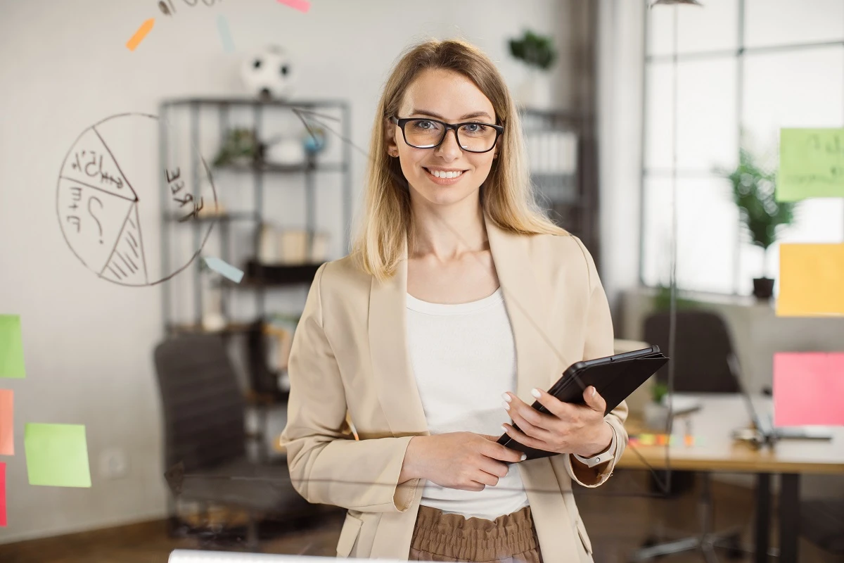 a hopeful applicant looking to showcase her business acumen at work