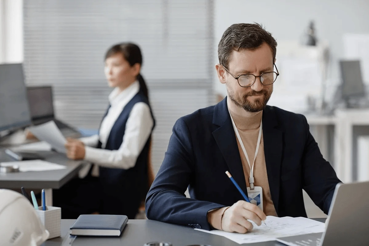 employee showcasing practical intelligence at work