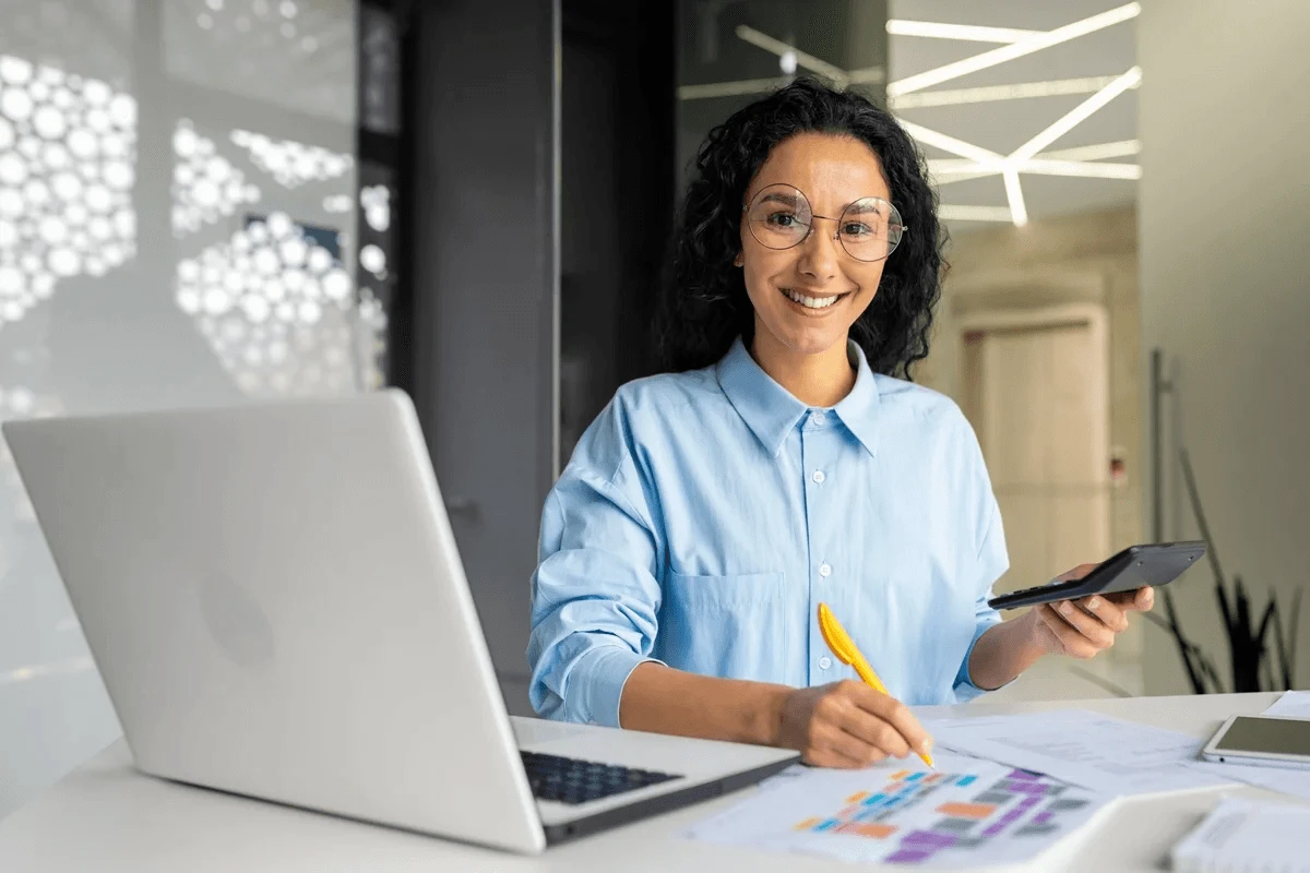 professional using her analytical intelligence to handle multiple tasks