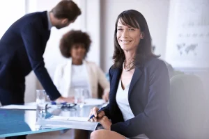 HR professional working with her colleagues