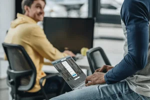 professional optimizing the LinkedIn of a client