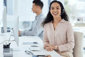 newly hired applicant getting hired with the help of an effective customer service representative resume