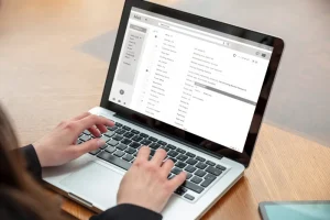 job applicant emailing a resume to a hiring manager